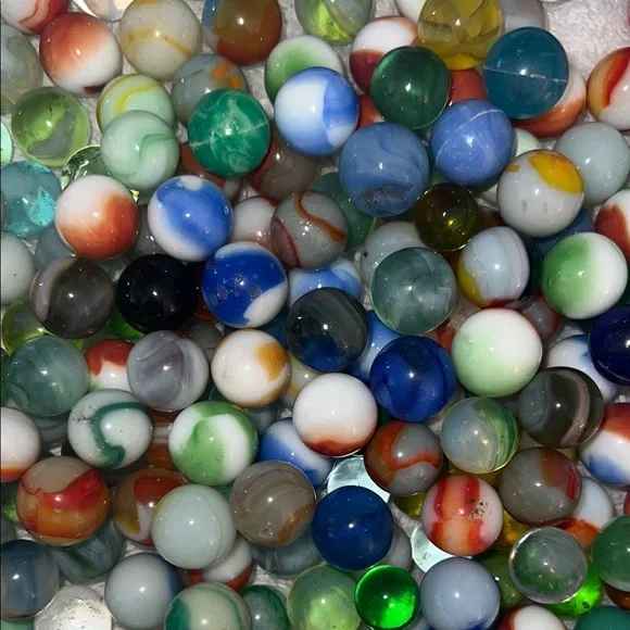 Vintage Glass and plastic Marbles - Picture 3 of 5